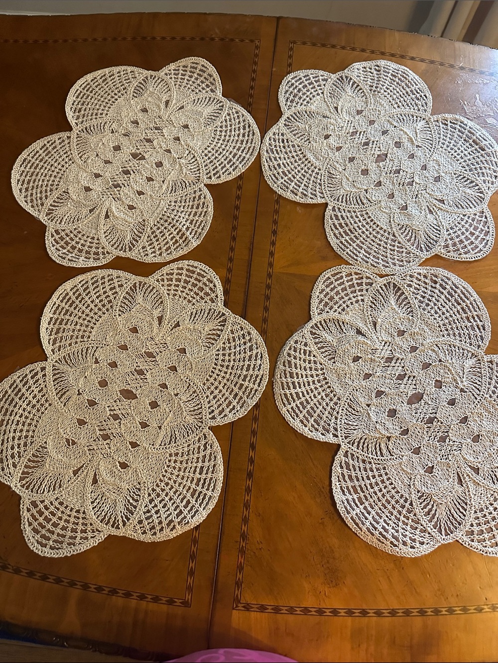 NEW SET BEIGE & GOLD 4 FLOWER PLACEMATS
